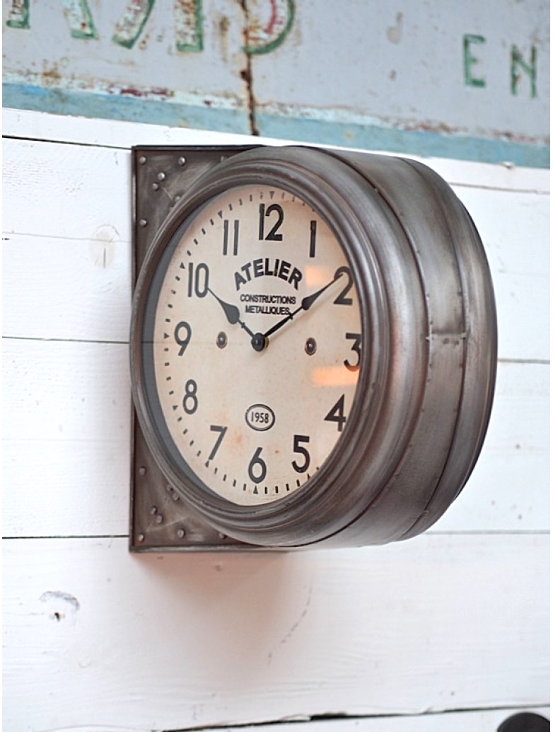 Horloge de gare industrielle