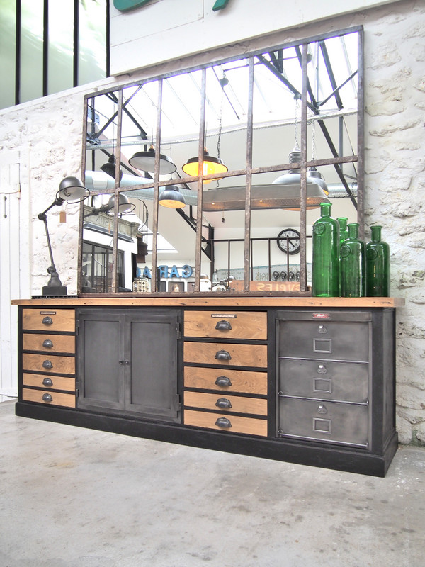 Lire la suite à propos de l’article Mobilier industriel en métal, des meubles uniques et robustes qui conviennent également pour décorer un intérieur d’habitation