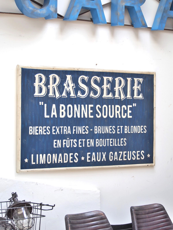 Enseigne de Brasserie “la bonne source”