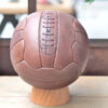 Ballon de foot vintage en cuir