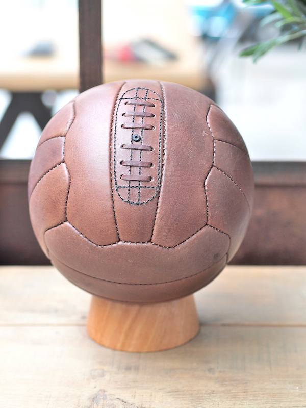 Ballon de foot vintage en cuir