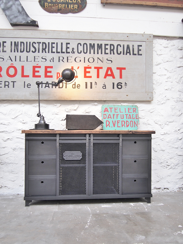 Lire la suite à propos de l’article Pourquoi faut t’il privilégier un meuble en acier patiné à un meuble peint?