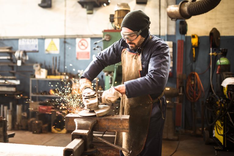 Lire la suite à propos de l’article Pourquoi la fabrication sur mesure de meubles industriels s’impose t’elle dorénavant  ?