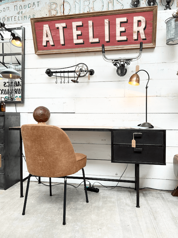 Bureau En Métal Dans Un Style Industriel - Déco brocante