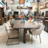 Table de repas organique en bois